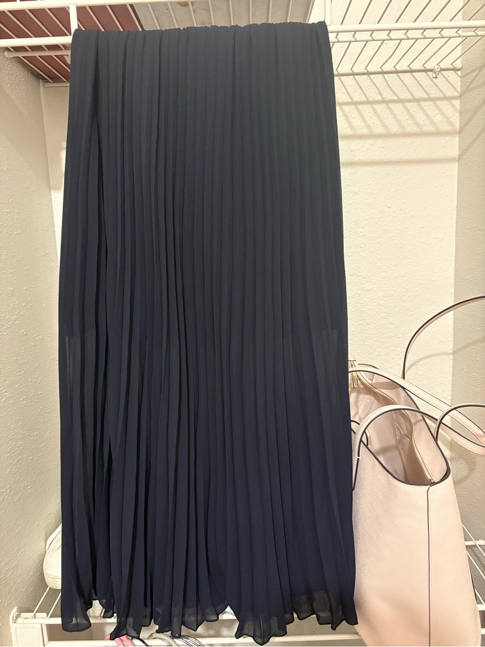 Pleated Maxi Skirt - black